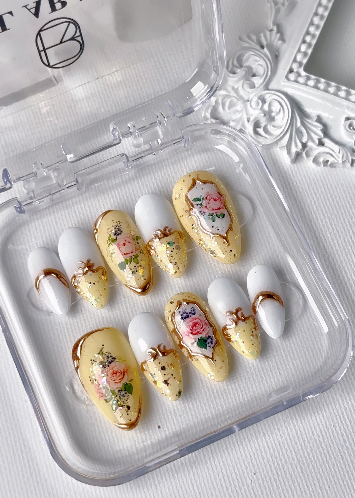 Close-up view of English Rose Garden-Vintage Bouquet press-on nails featuring elegant and classic design fit for royalty